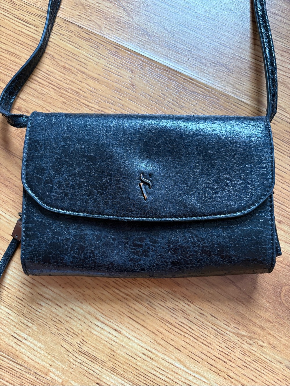 Simply Vera Vera Wang Black Textured Crossbody Wallet Bag